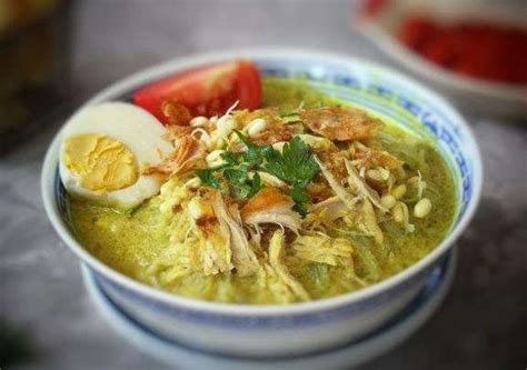  Soto Lamongan? A Symphony of Aromatic Spices and Silky Noodles That Will Transport Your Taste Buds to Indonesia!