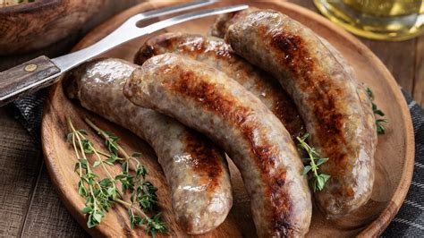  Metzelwurst: Thịt Xông Khói Đức Cực Ngon Mang Hương Vị Smoky Mạnh Mé Wi Và Gia Vị Nồng Nàn Bắt Gờ!