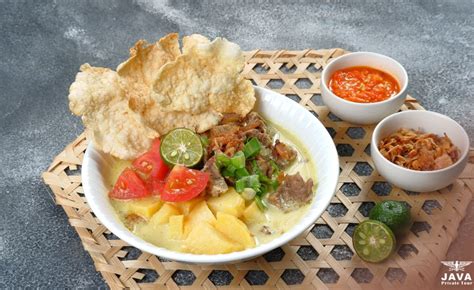  Soto Betawi: Một món súp kemクリーミー và đậm đà hương vị truyền thống!