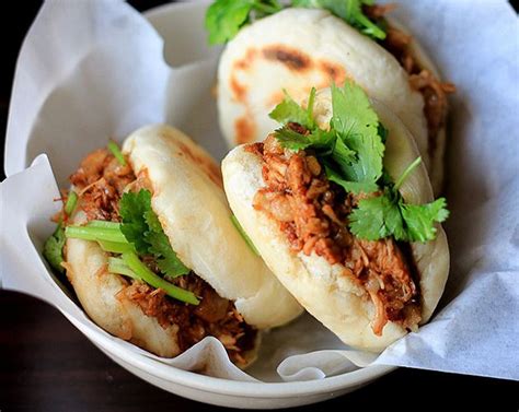  Rou Jia Mo: Livening Up Your Taste Buds With Aromatic Spiced Pork and Pillowy Flatbread!